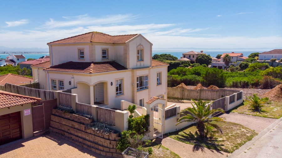 4 Bedroom Property for Sale in St Francis On Sea Eastern Cape